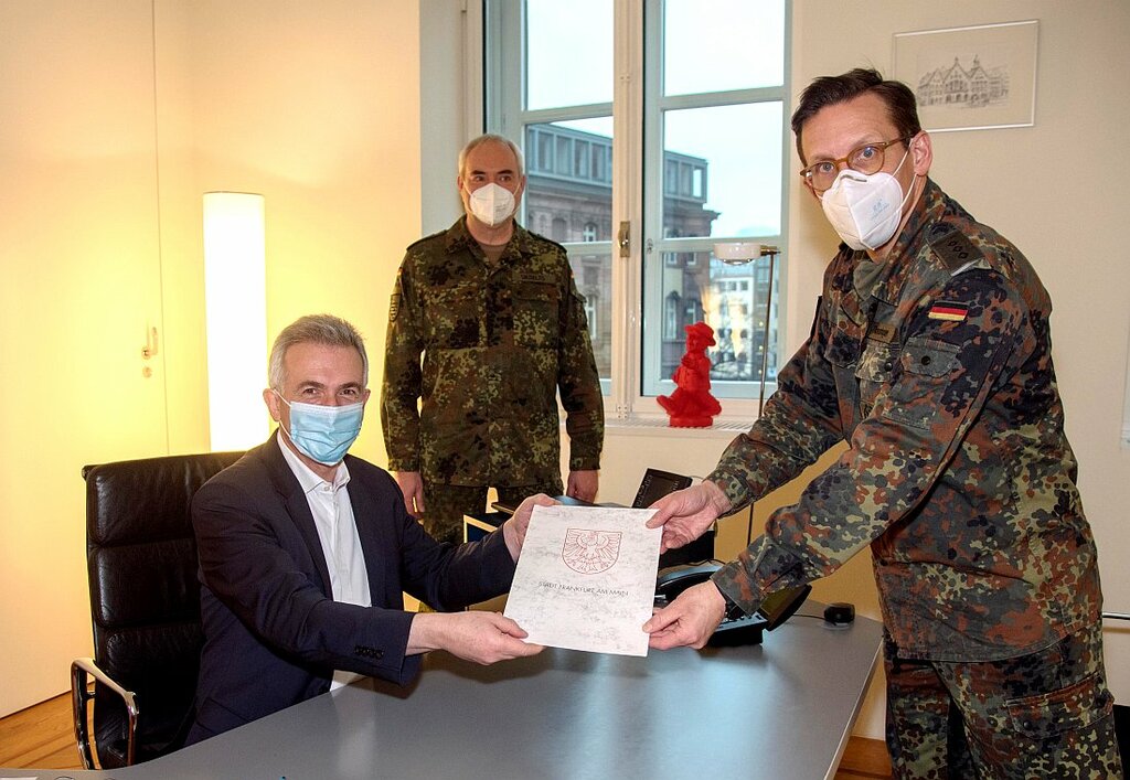 Bundeswehr_1_Copyright_Stadt_Frankfurt_Bernd_Kammerer.jpg
