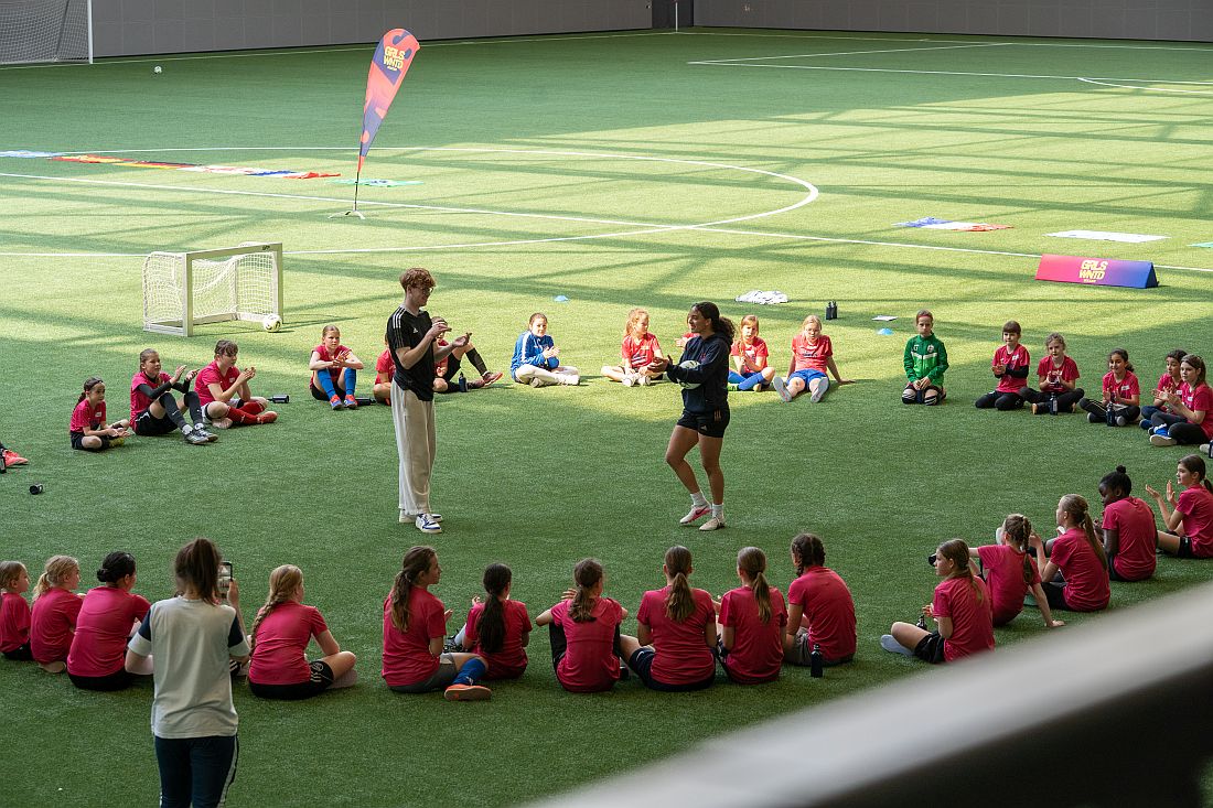 Maedchentrainieren 2 is